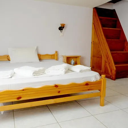 Aparthotel Crisio Skyros